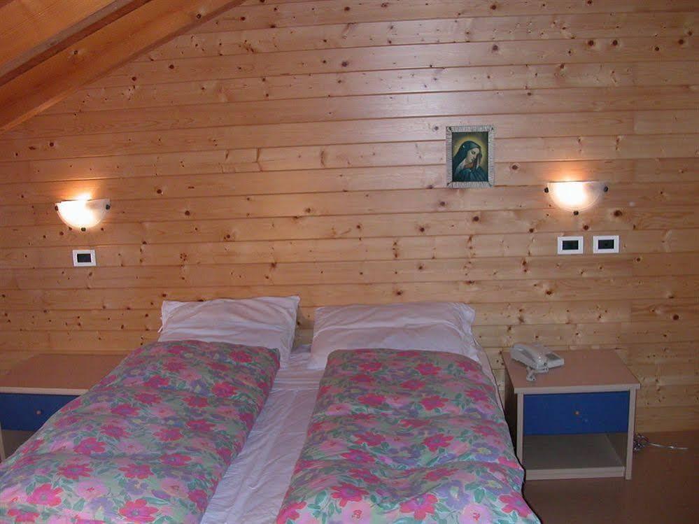 Hotel Martinella Folgaria Esterno foto